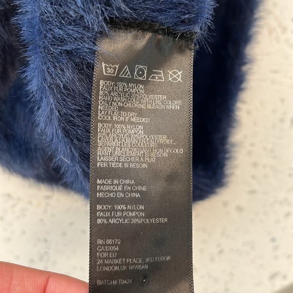 Anthropologie Faux Fur Pom-Pom hat in blue and soft pink - Picture 5 of 6